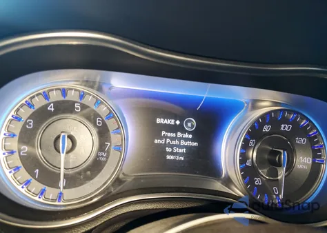 2019 Chrysler 300 Touring из США, поврежденный, VIN 2C3CCAAG3KH727089